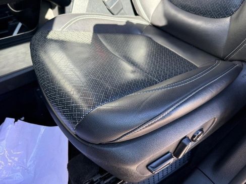 Used 2023 Toyota Sienna XSE image 18