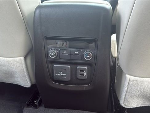 Used 2023 Buick Enclave Essence w/ Experience Buick Package image 22