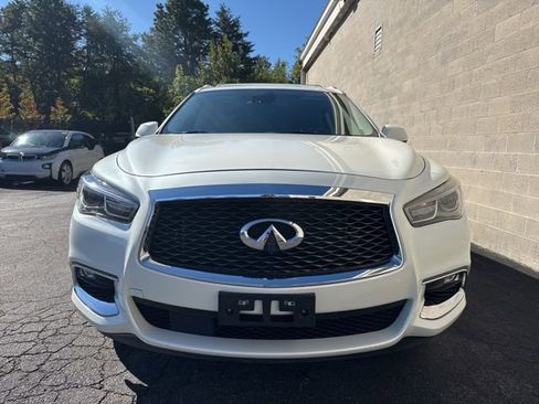 Used 2019 INFINITI QX60 Luxe w/ Essential Package image 3