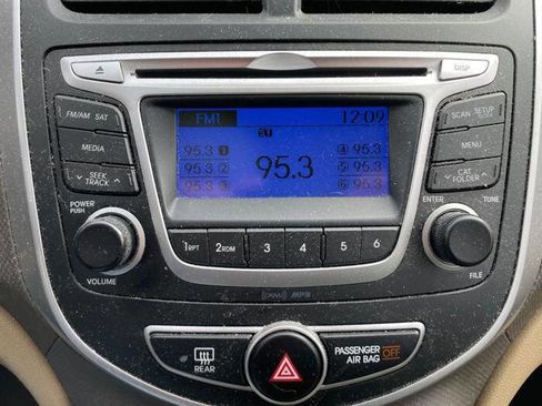 Used 2014 Hyundai Accent GLS image 34