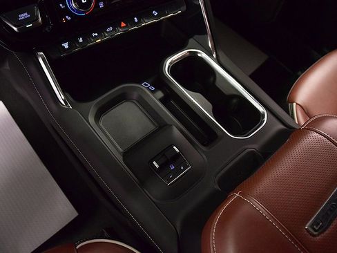 Used 2025 GMC Sierra 2500 Denali Ultimate w/ Snow Plow Prep/Camper Package image 26