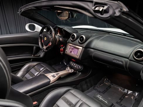Used 2013 Ferrari California RWD image 67