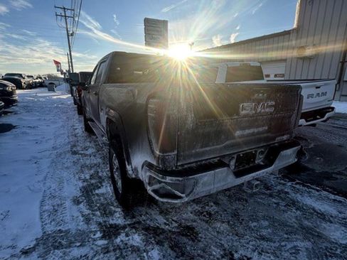 Used 2026 GMC Sierra 2500 AT4X image 9