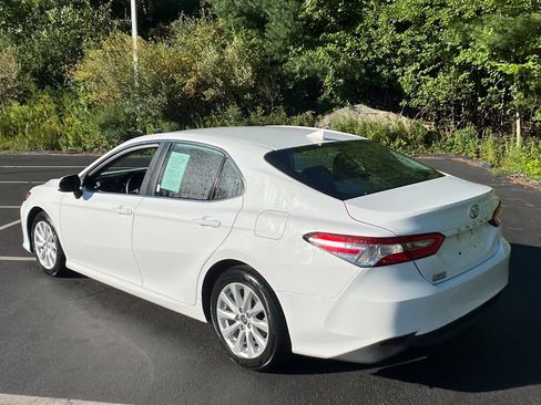 Used 2019 Toyota Camry LE FWD image 3