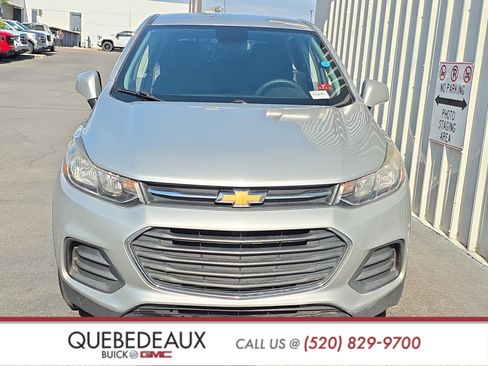 Used 2017 Chevrolet Trax LS FWD image 2