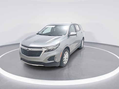 Used 2024 Chevrolet Equinox LT w/ LPO, Floor Liner Package FWD image 3