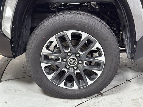 Used 2024 Toyota Tundra Limited image 22