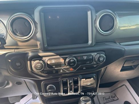 Used 2023 Jeep Gladiator Overland AWD/4WD image 26