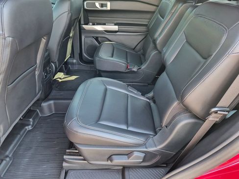 Used 2023 Ford Explorer XLT w/ Equipment Group 202A AWD/4WD image 22