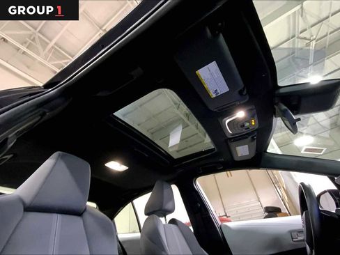Used 2023 Toyota Corolla SE image 14