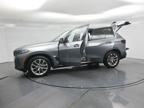 Used 2024 BMW X5 xDrive40i AWD/4WD image 38