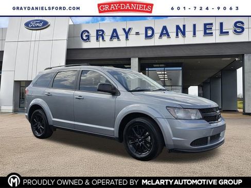 Used 2020 Dodge Journey SE w/ Blacktop Package image 1