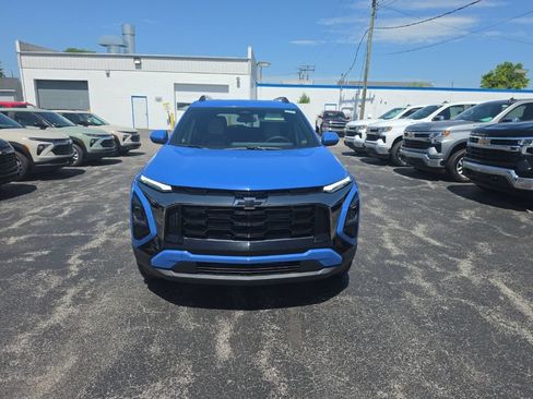 New 2027 Chevrolet Equinox ACTIV w/ LPO, Floor Liner Package AWD/4WD image 2