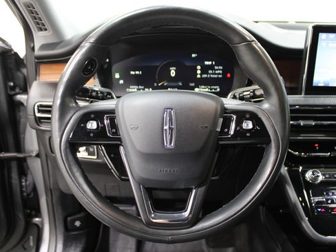 Certified 2022 Lincoln Corsair Reserve image 9