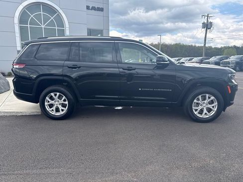 Used 2023 Jeep Grand Cherokee L Limited AWD/4WD image 9
