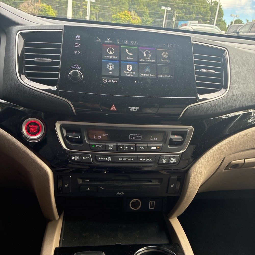 Used 2020 Honda Pilot Touring image 8