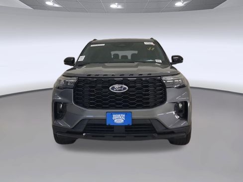 Used 2025 Ford Explorer ST-Line w/ ST-Line Street Pack AWD/4WD image 4