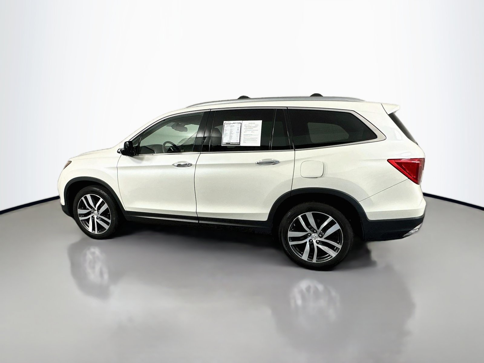 Used 2018 Honda Pilot Elite image 4