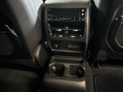 Certified 2025 Jeep Grand Cherokee L Limited w/ Trailer Tow Package AWD/4WD image 20