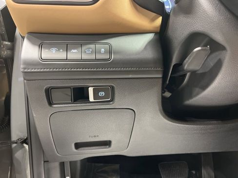 Used 2023 Hyundai Santa Fe Calligraphy image 17