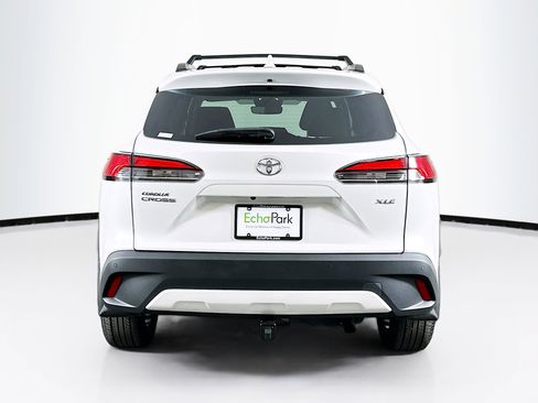 Used 2023 Toyota Corolla Cross XLE w/ Convenience Package image 7