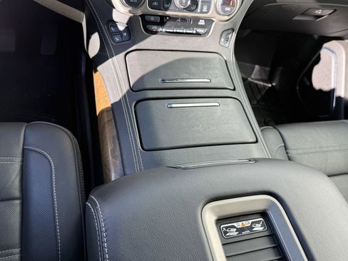 Used 2019 GMC Yukon Denali w/ Denali Ultimate Package image 26