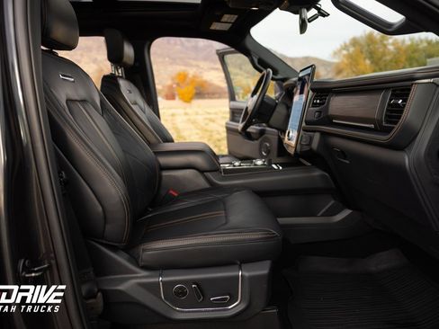 Used 2024 Ford Expedition Max Platinum image 18