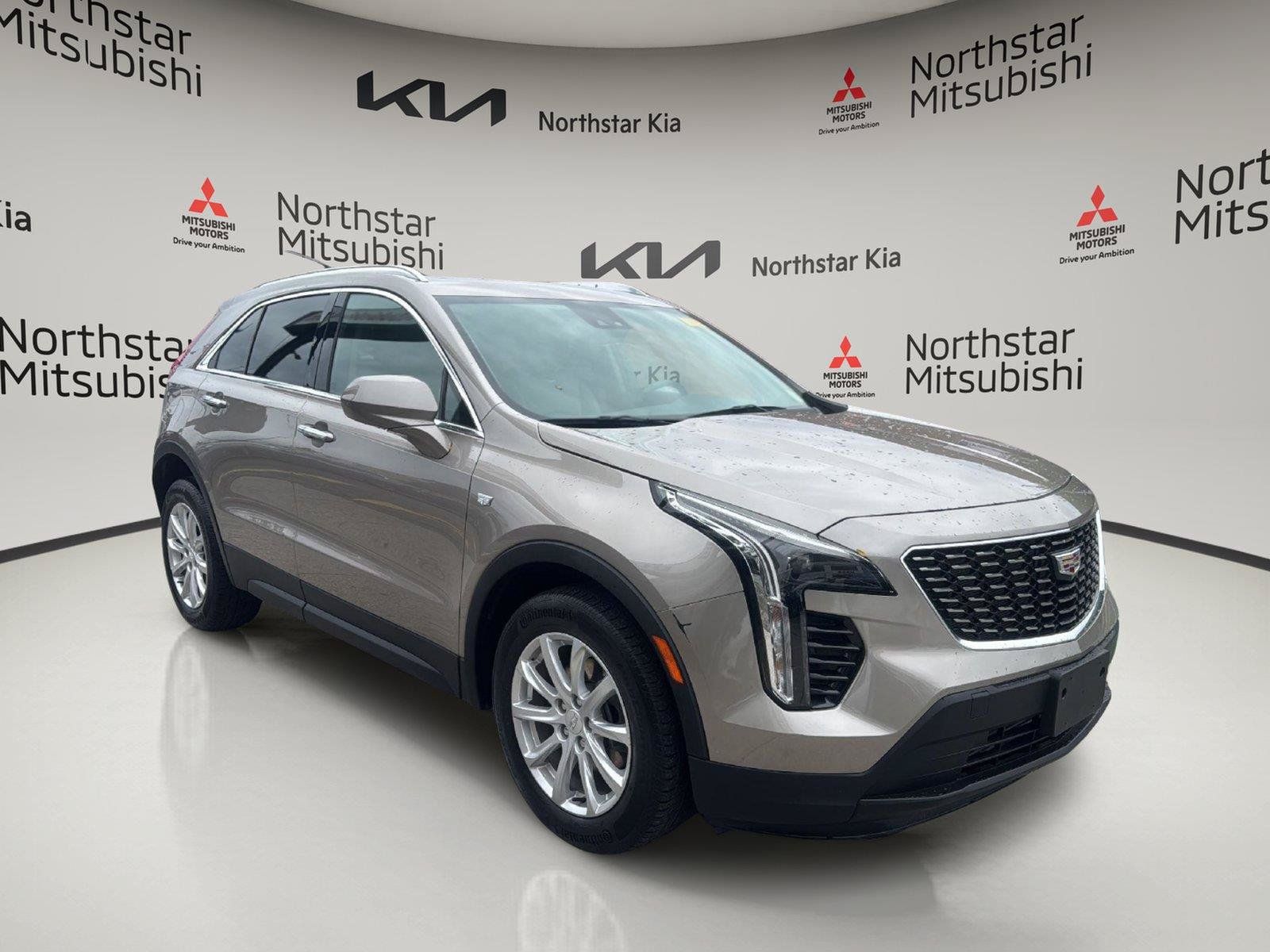 Used 2022 Cadillac XT4 Luxury w/ Cold Weather Package AWD/4WD image 10