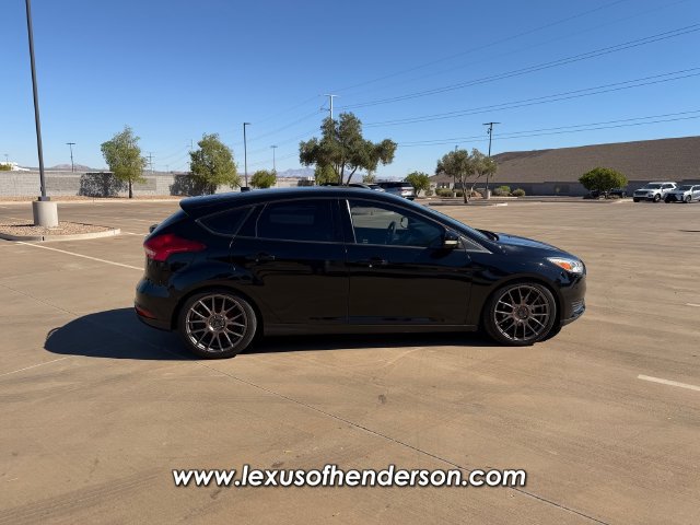 Used 2017 Ford Focus SE FWD image 5