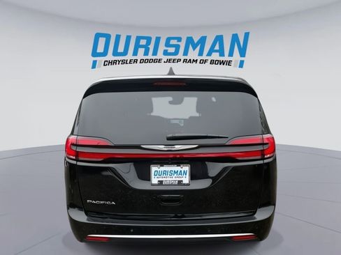 New 2026 Chrysler Pacifica Select image 5