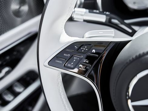 Used 2026 Mercedes-Benz Maybach SL 680 image 55
