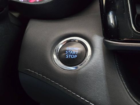 Used 2022 Toyota Highlander LE AWD/4WD image 18