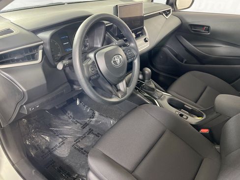 Used 2024 Toyota Corolla LE FWD image 9