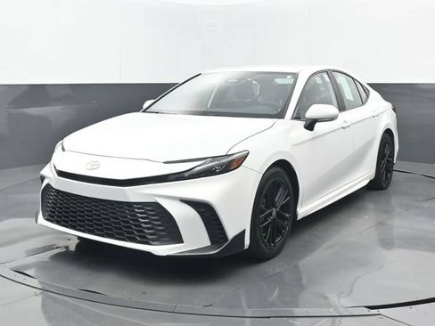 Used 2025 Toyota Camry SE w/ Convenience Package FWD image 22