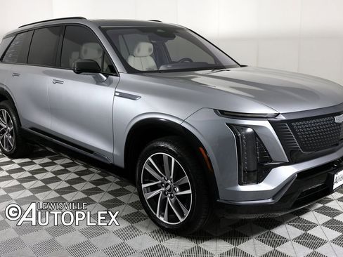 Used 2026 Cadillac Vistiq Sport image 3