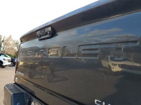 Used 2022 Chevrolet Silverado 2500 Custom w/ Custom Convenience Package image 6