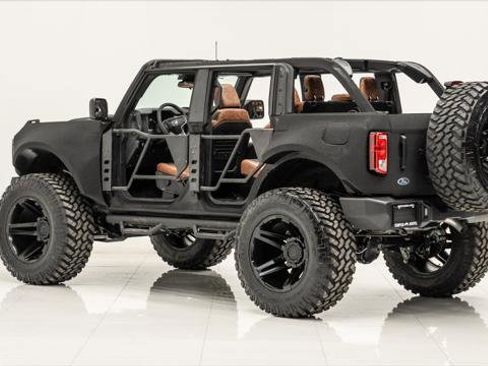 Used 2023 Ford Bronco Outer Banks image 5