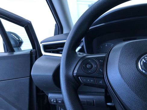 Certified 2025 Toyota Corolla LE image 25