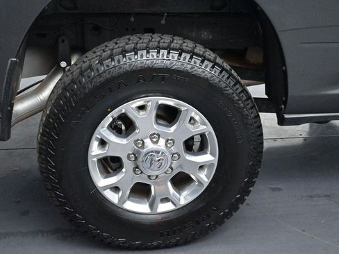 Used 2024 RAM 2500 Laramie AWD/4WD image 33