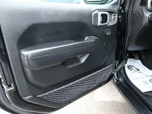 Used 2020 Jeep Wrangler Sport image 15