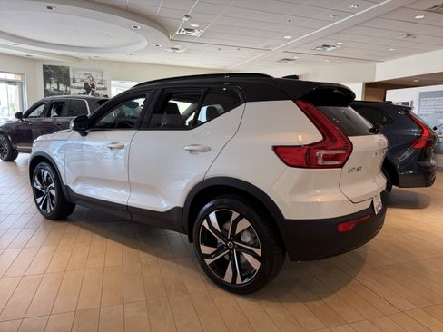 New 2026 Volvo XC40 B5 Ultra w/ Protection Package image 4