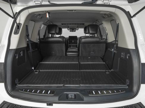 Used 2024 Nissan Armada Platinum w/ Captain's Chairs Package RWD image 12