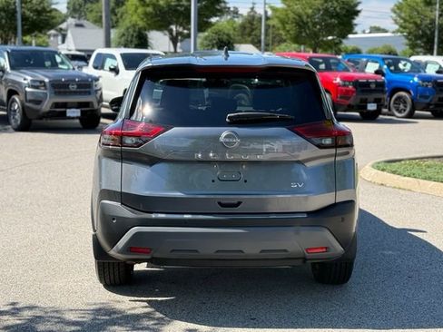 Used 2023 Nissan Rogue SV FWD image 6