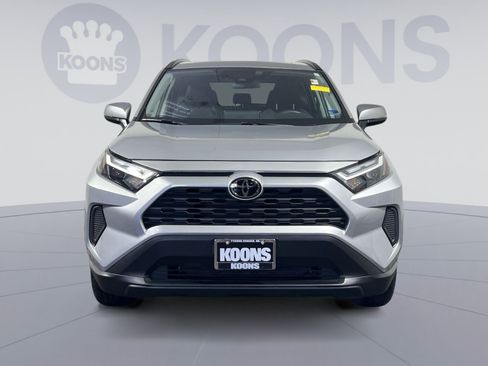 Used 2025 Toyota RAV4 XLE w/ Convenience Package AWD/4WD image 4