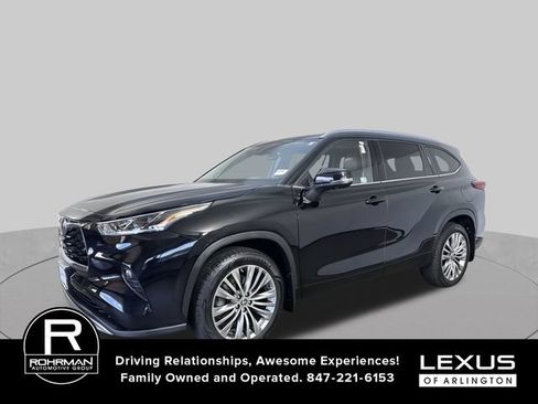Used 2023 Toyota Highlander Platinum AWD/4WD image 1