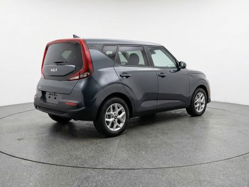 Used 2025 Kia Soul LX w/ LX Technology Package FWD image 9