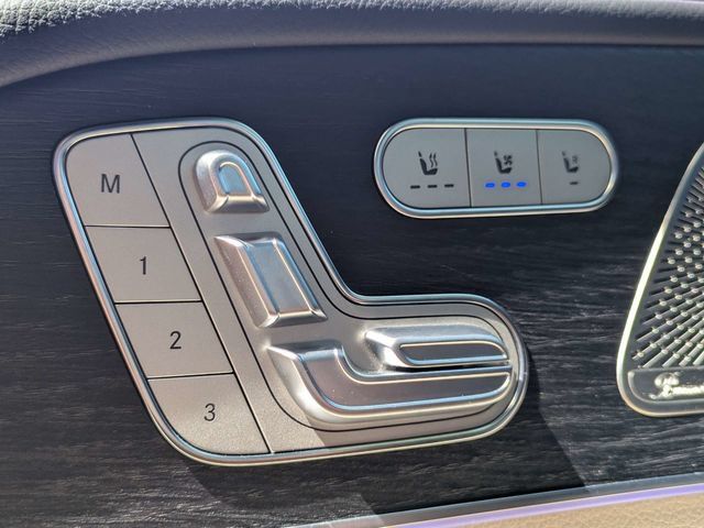 Used 2025 Mercedes-Benz GLS 450 4MATIC image 32