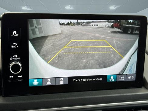 Certified 2023 Honda Pilot Touring image 19