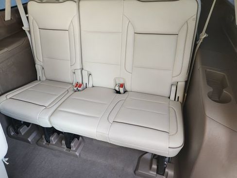 Used 2022 GMC Yukon XL Denali AWD/4WD image 34