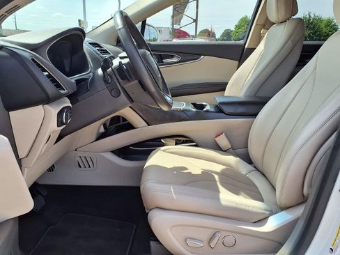 Used 2020 Lincoln Nautilus Reserve w/ Cargo Utility Package FWD image 10